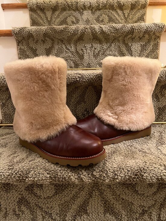 UGG Shoes - GUC Women's UGG Australia Maylin Sheepskin Boots Chestnut Brown Ivory US Size 9